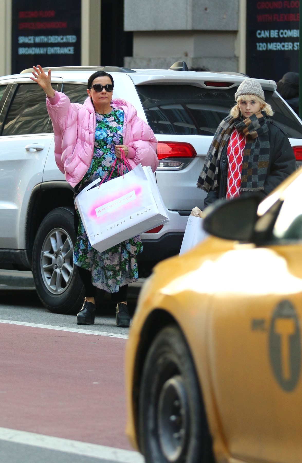New York, NY  - Bjork and her daughter Isadora make a rare public appearance while hailing a cab after doing some shopping in Manhattan's Soho area.

BACKGRID USA 19 JANUARY 2020, Image: 493663349, License: Rights-managed, Restrictions: , Model Release: no, Credit line: BrosNYC / BACKGRID / Backgrid USA / Profimedia